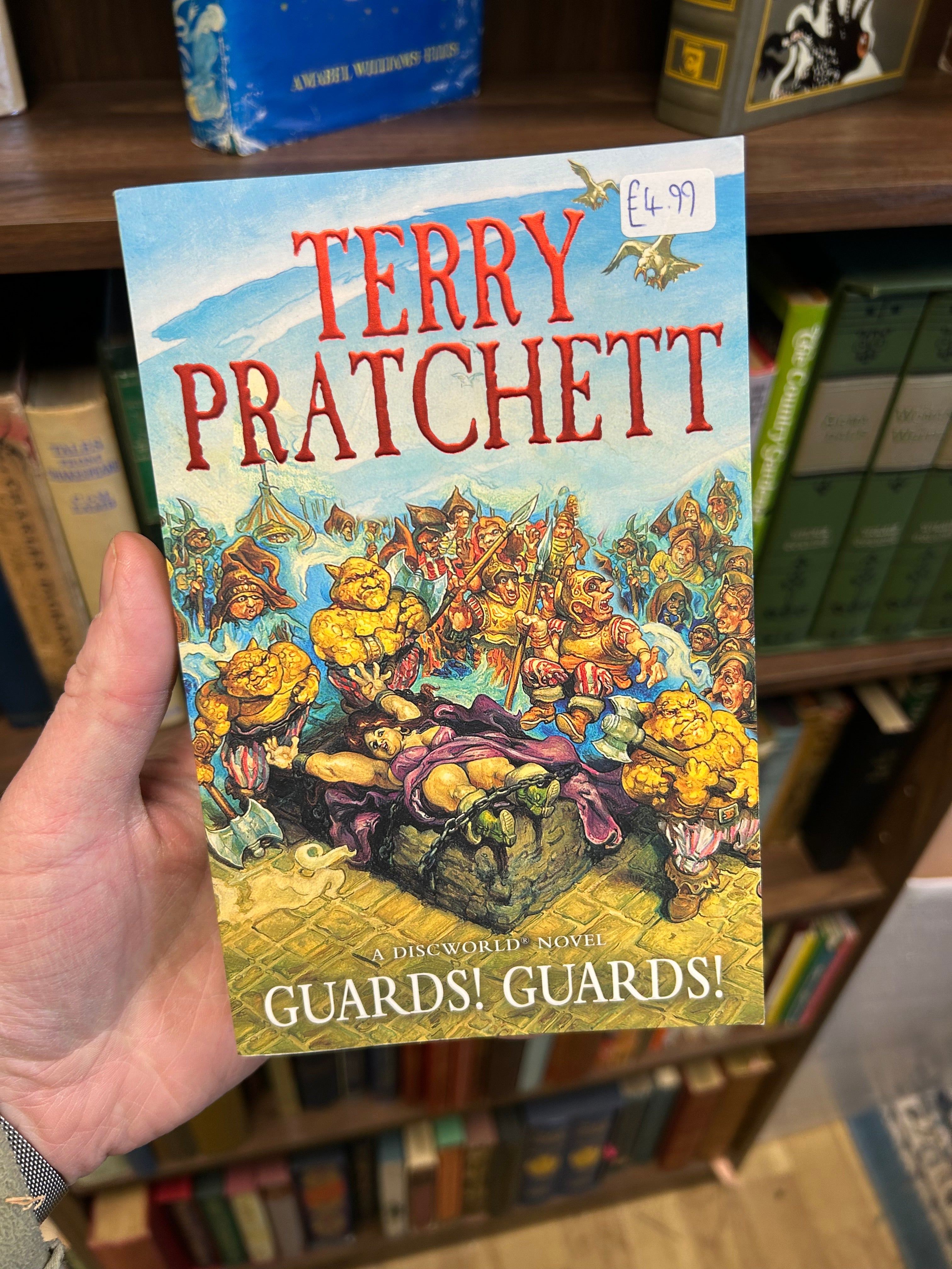Guards! Guards! - Terry Pratchet. (092)