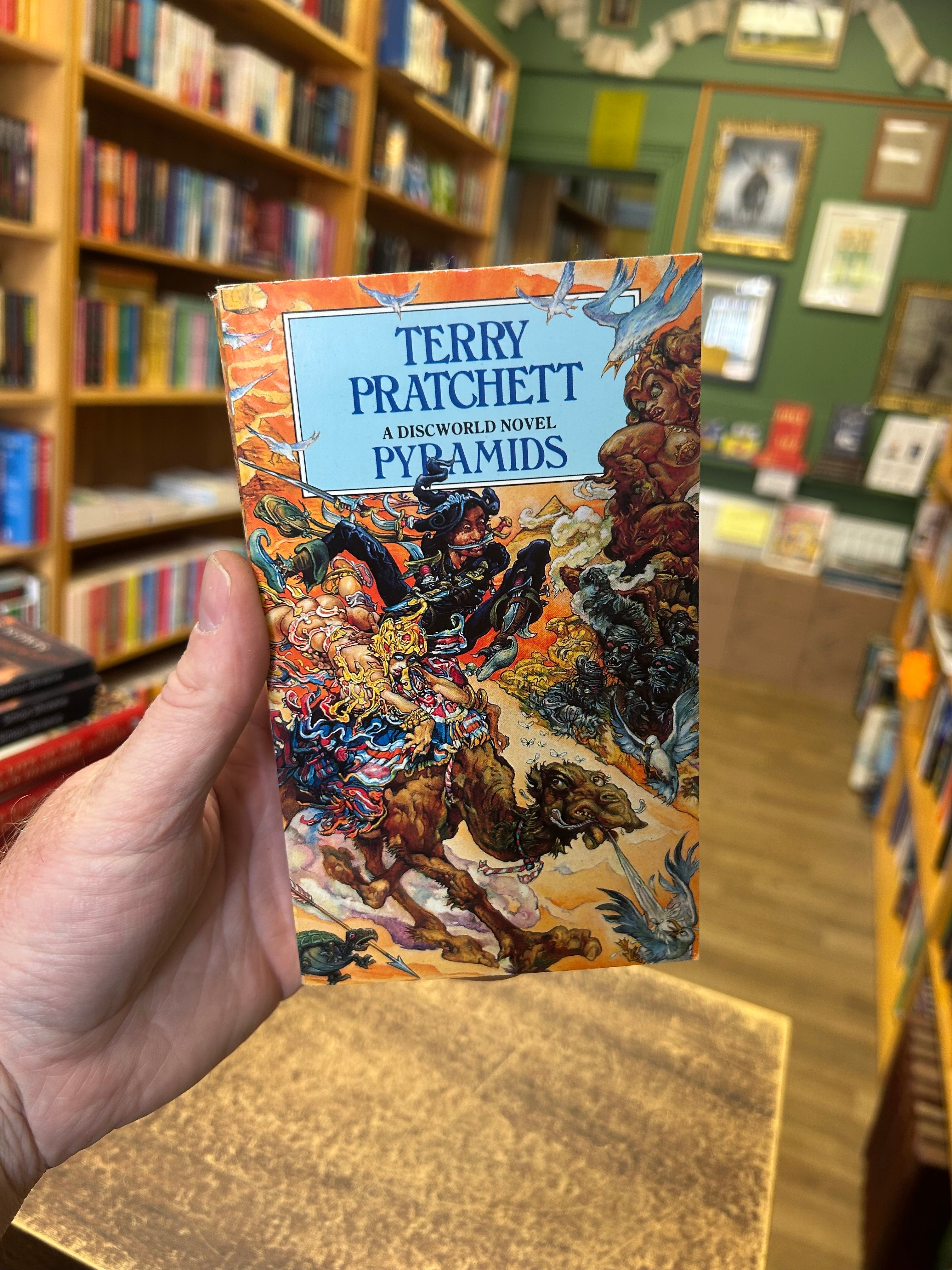 Pyramids-Terry Pratchett