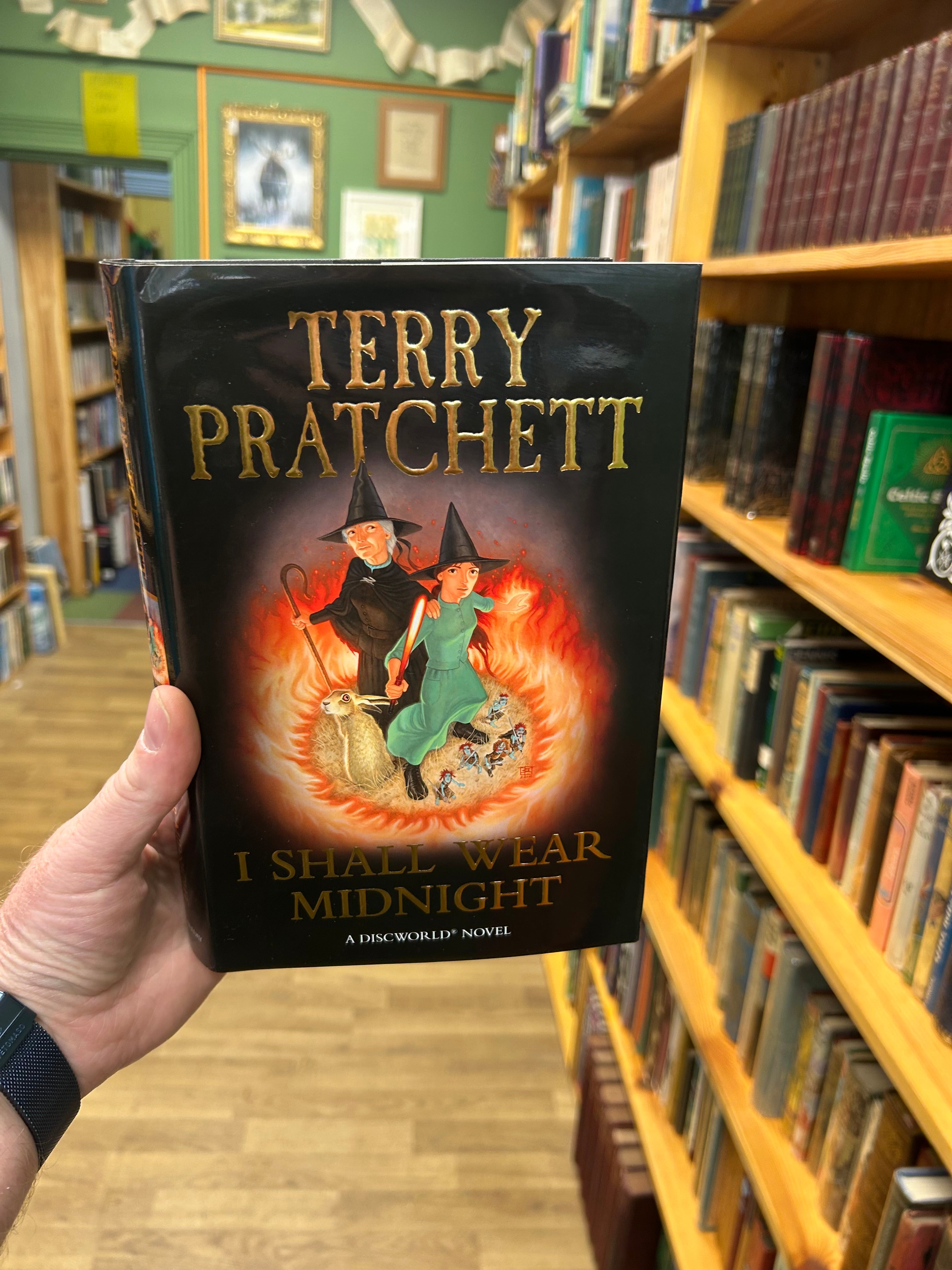I Shall Wear Midnight- Terry Pratchett (First Edition)