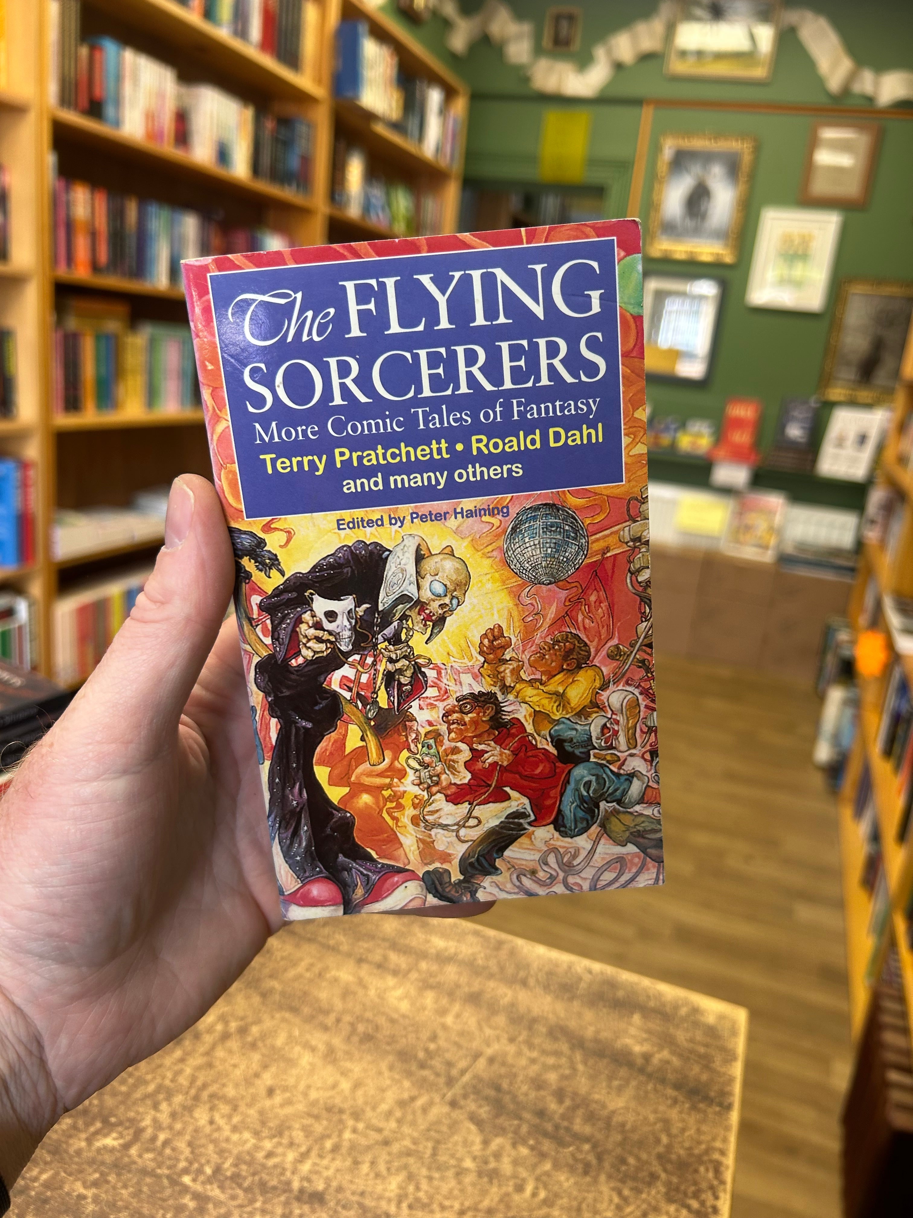 The Flying Sorcerers-Terry Pratchett