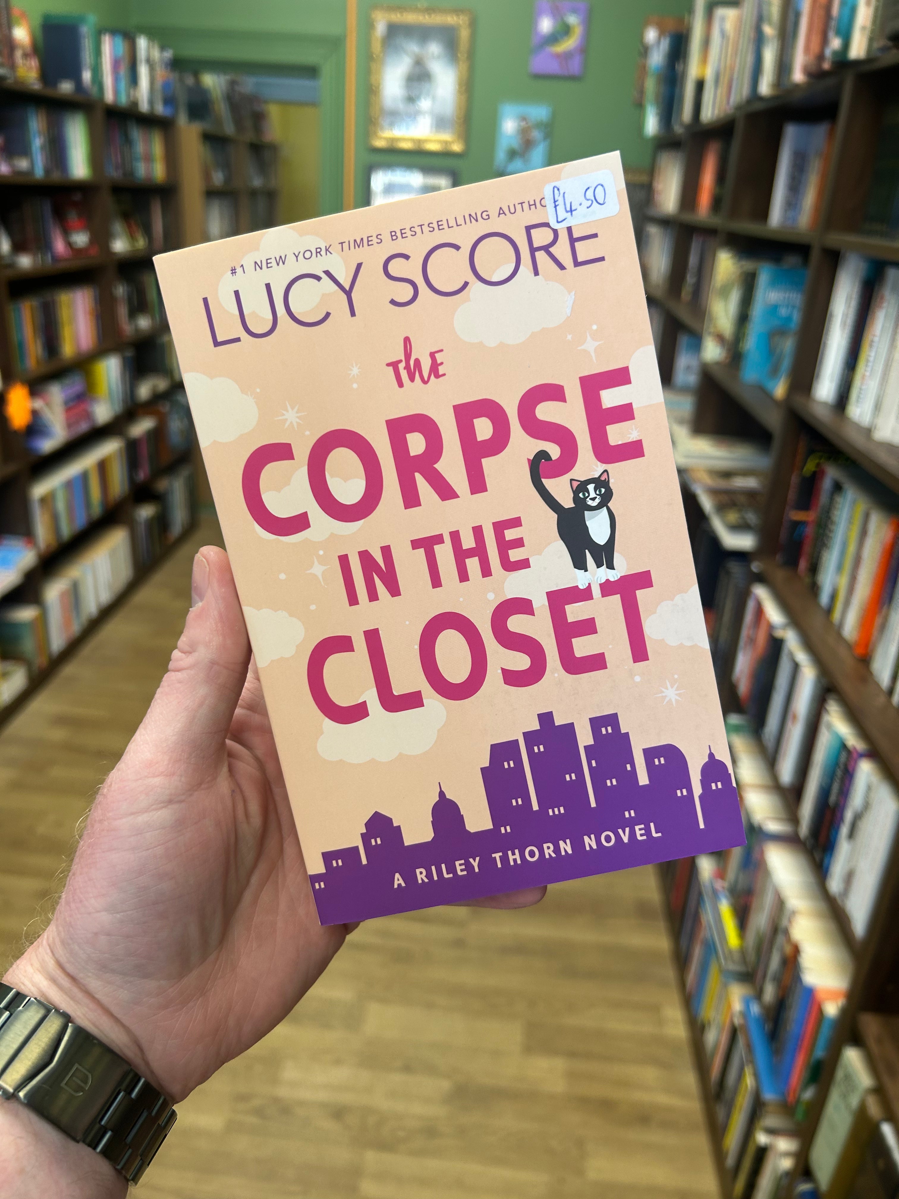 The Corpse in the Closet- Lucy Score